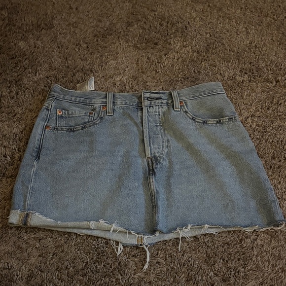 Levi’s Jean skirt - Picture 1 of 2